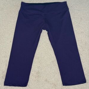Purple Cropped Workout Leggings